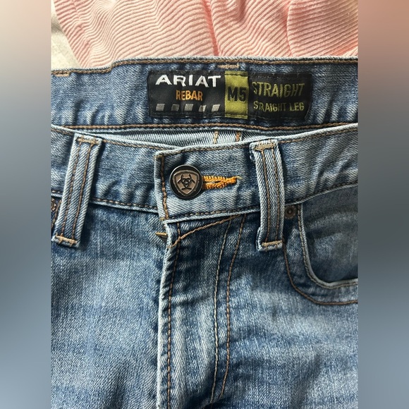 Ariat Men's Light Blue Relaxed Jeans size 33/34 - Picture 4 of 7